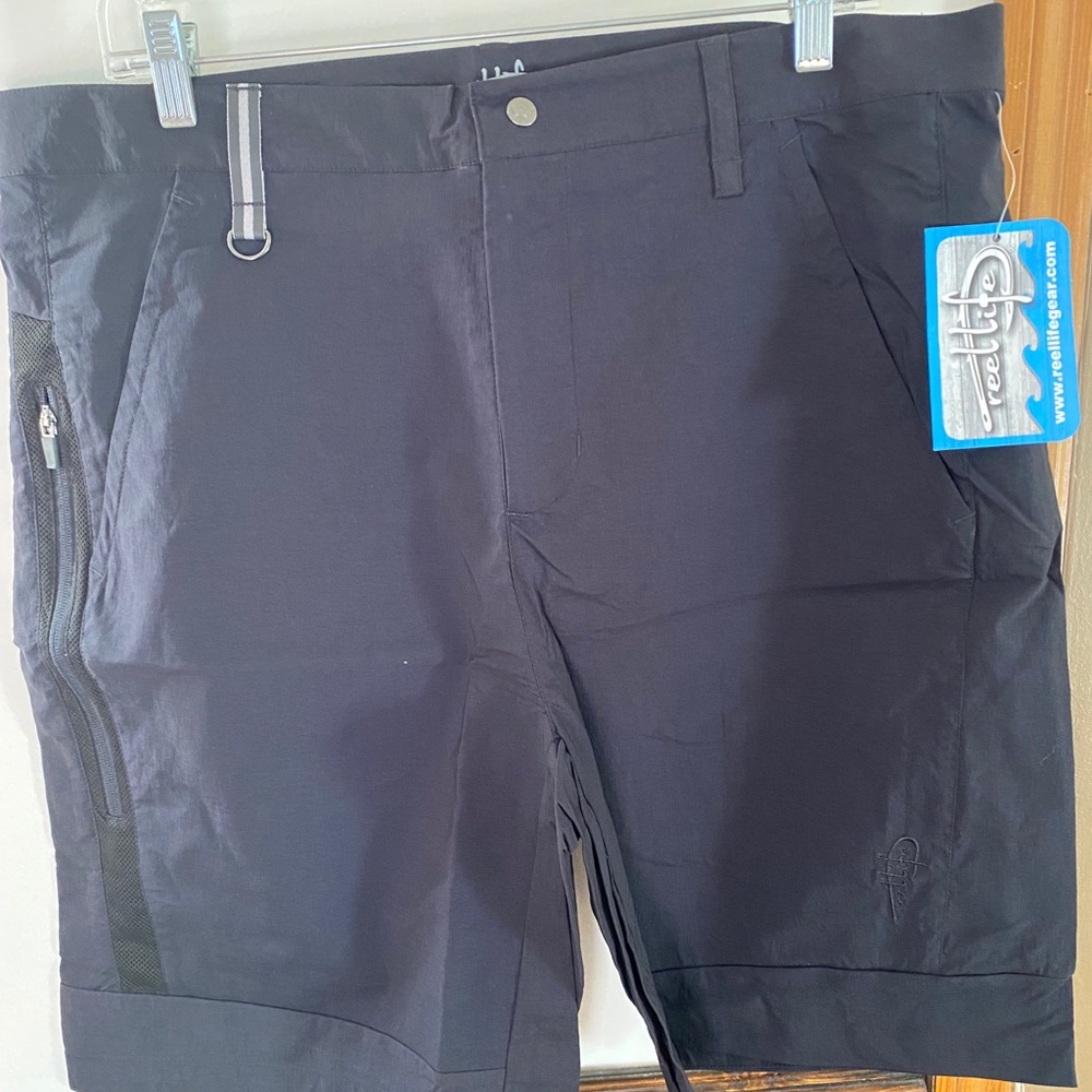Reel Life Riptide Short NWT, size large, Black